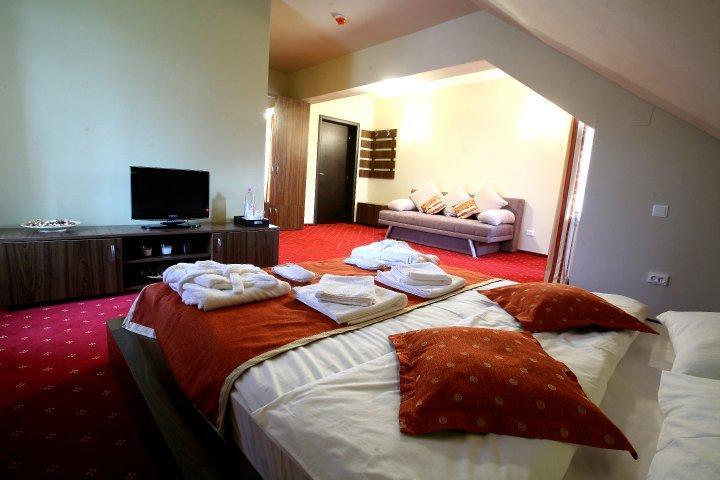 Maya House Hotel Predeal Exterior photo